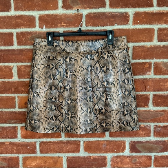 Blank NYC faux leather snakeskin mini skirt - Picture 7 of 7
